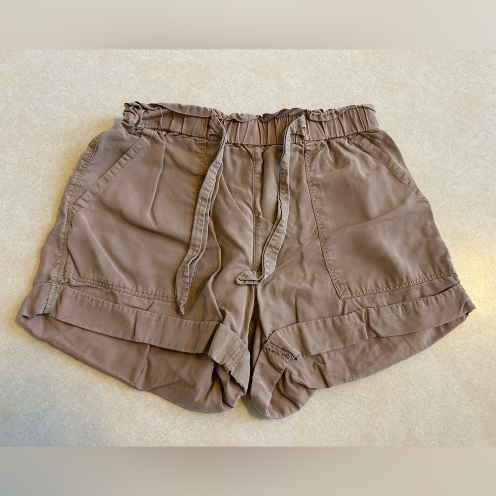Aerie camp shorts tan khaki XS